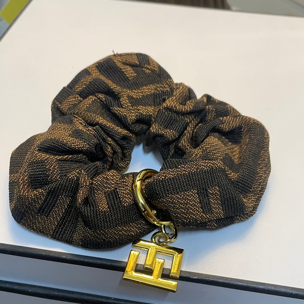 Fendi - Picture 1 of 5